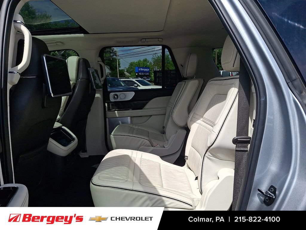 Used 2023 Lincoln Navigator L Black Label AWD/4WD image 12