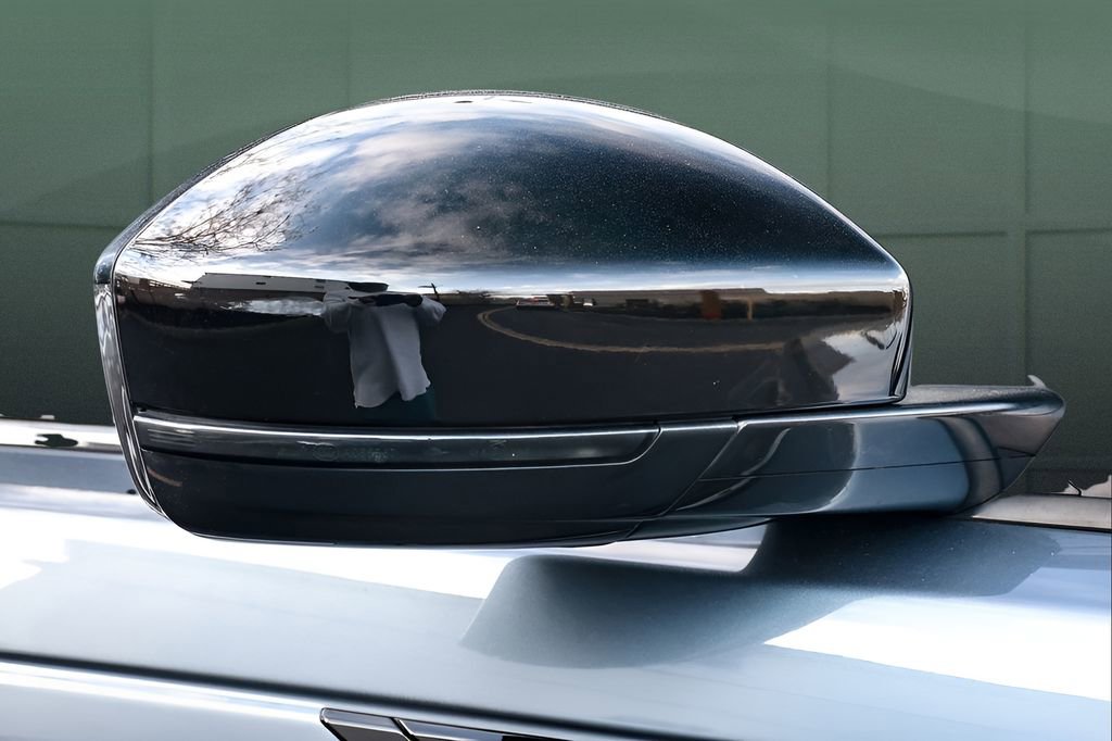 Used 2022 Land Rover Range Rover Velar R-Dynamic S image 39