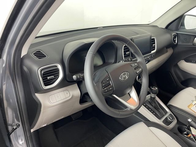 New 2025 Hyundai Venue SEL image 2