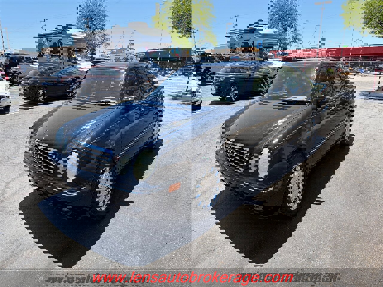 Used 2000 Mercedes-Benz E 320 Sedan image 4