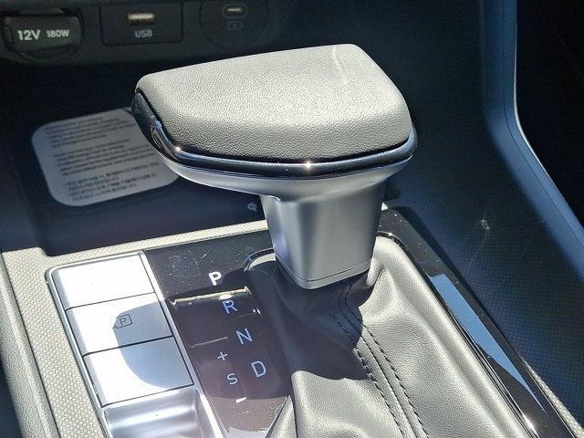 New 2026 Hyundai Elantra Limited FWD image 15