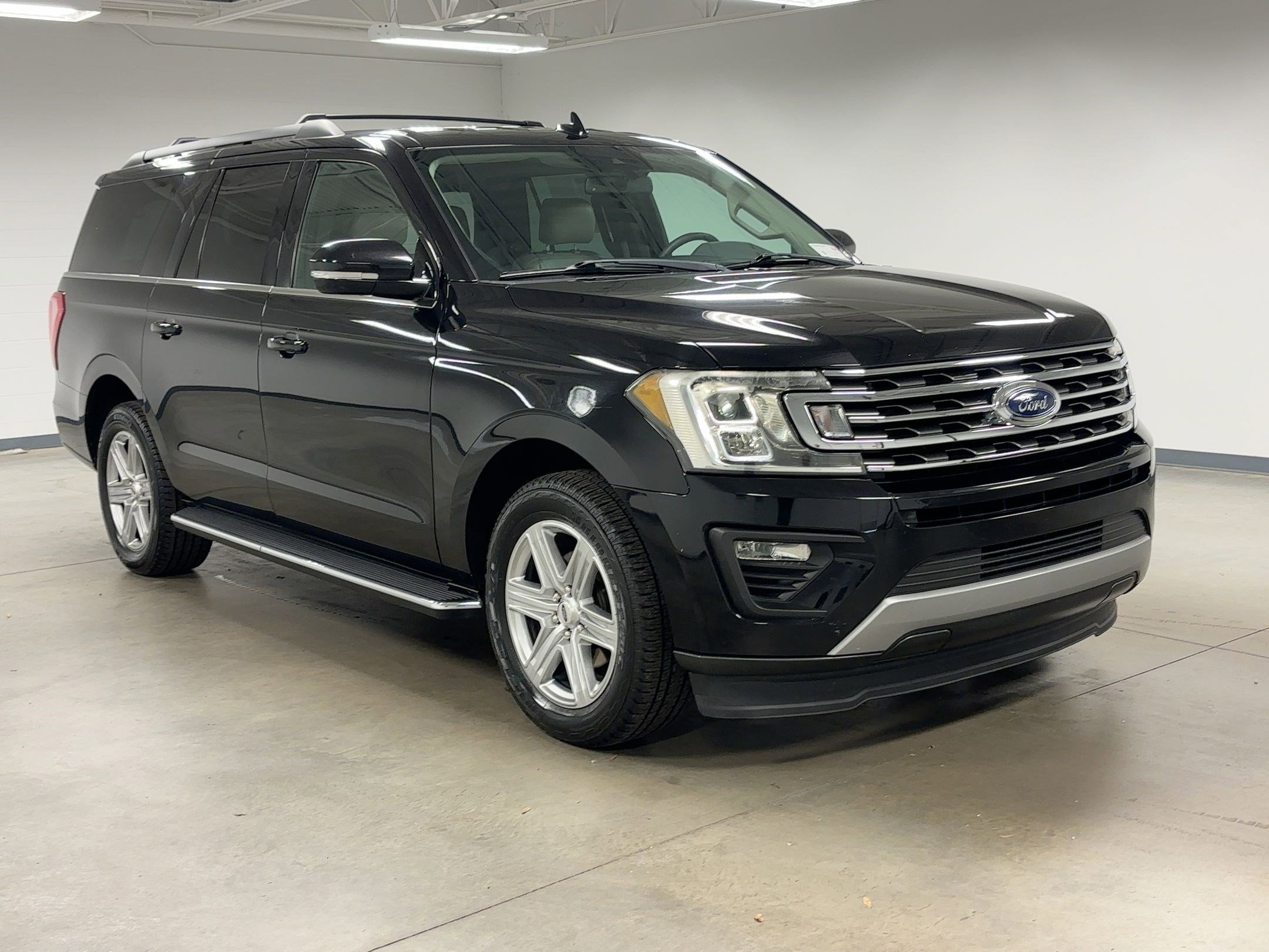 Used 2019 Ford Expedition Max XLT w/ Equipment Group 202A image 5