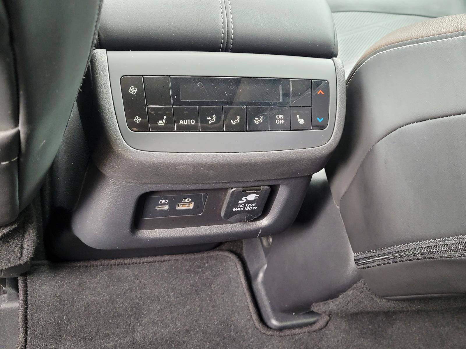 Used 2024 Nissan Pathfinder Platinum FWD image 25