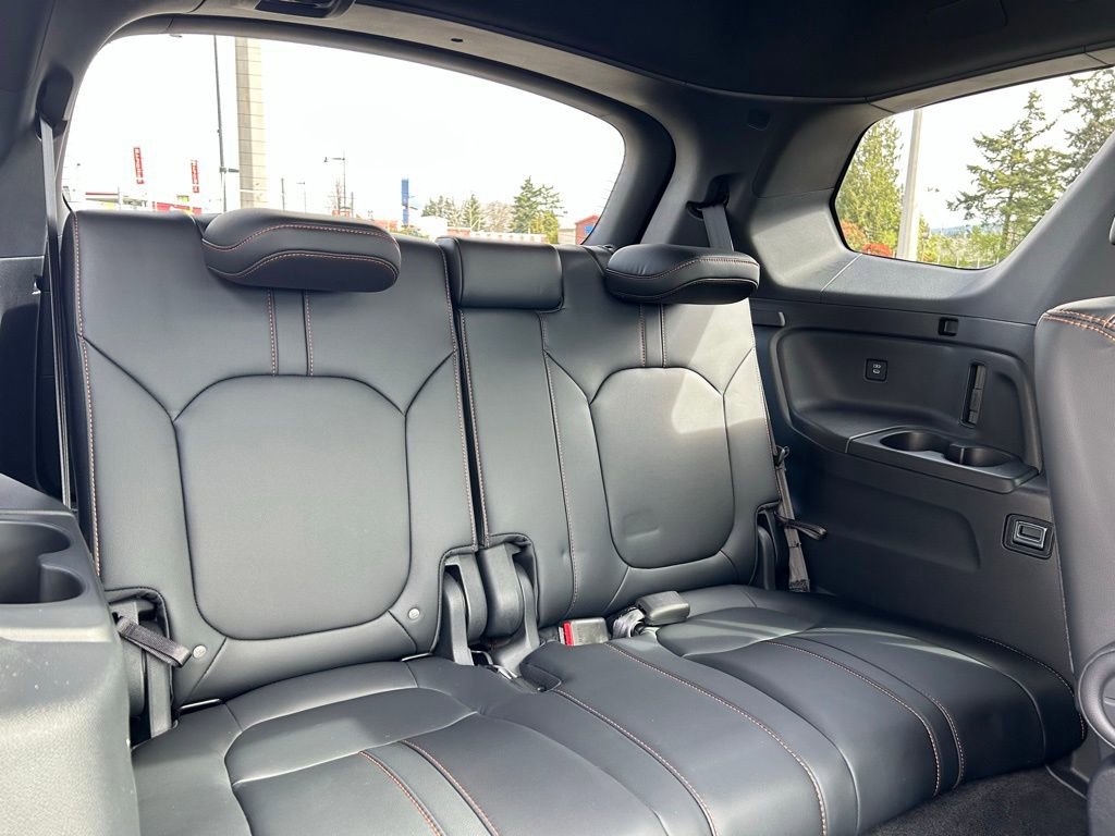 Used 2025 Honda Pilot TrailSport image 16