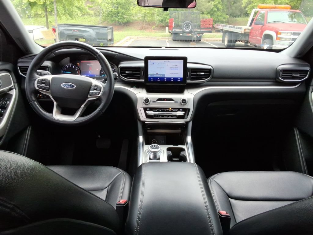 Used 2020 Ford Explorer XLT w/ Equipment Group 202A RWD image 20
