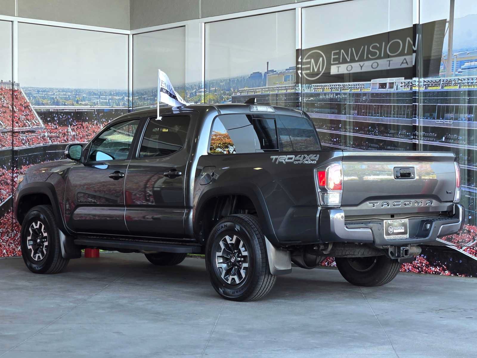 Certified 2020 Toyota Tacoma TRD Off-Road w/ TRD Premium Off Road Package AWD/4WD image 5