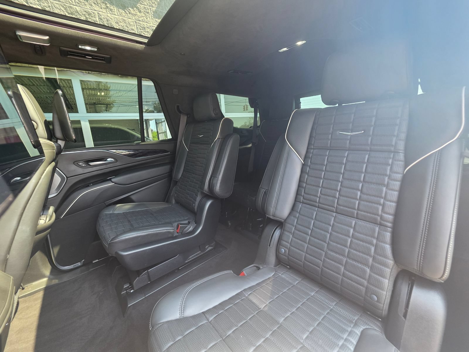 Used 2023 Cadillac Escalade V AWD/4WD image 10