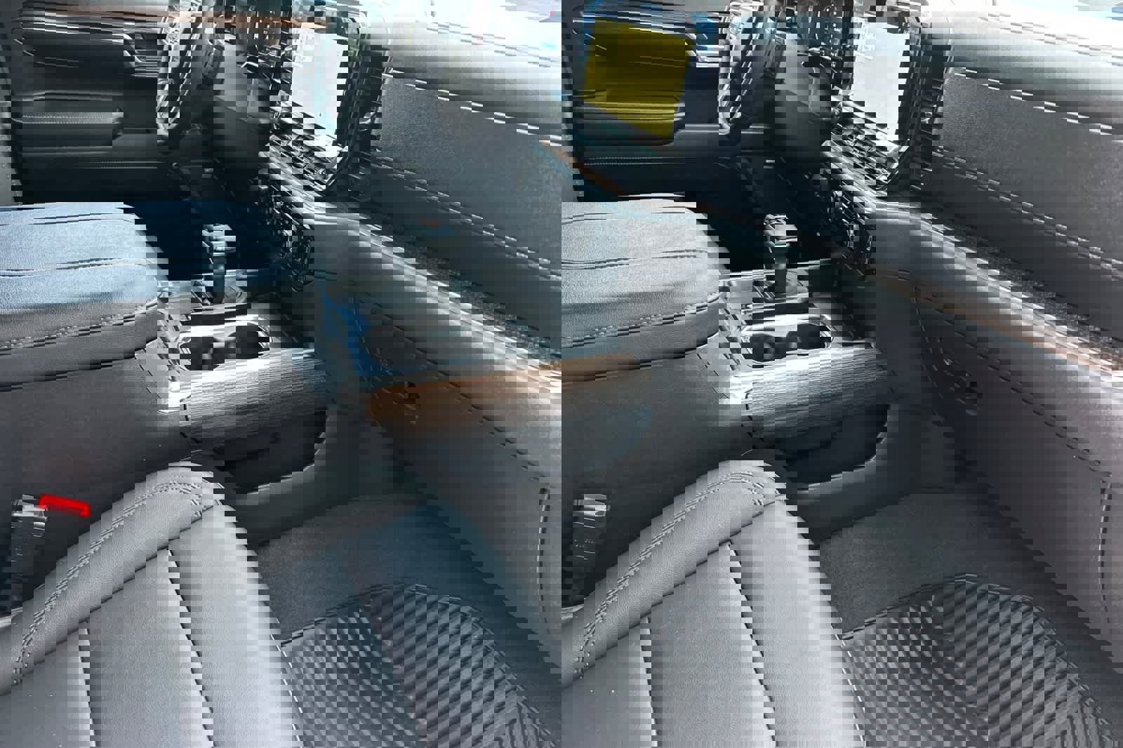 Used 2024 Chevrolet Silverado 1500 LT Trail Boss w/ Convenience Package II image 16