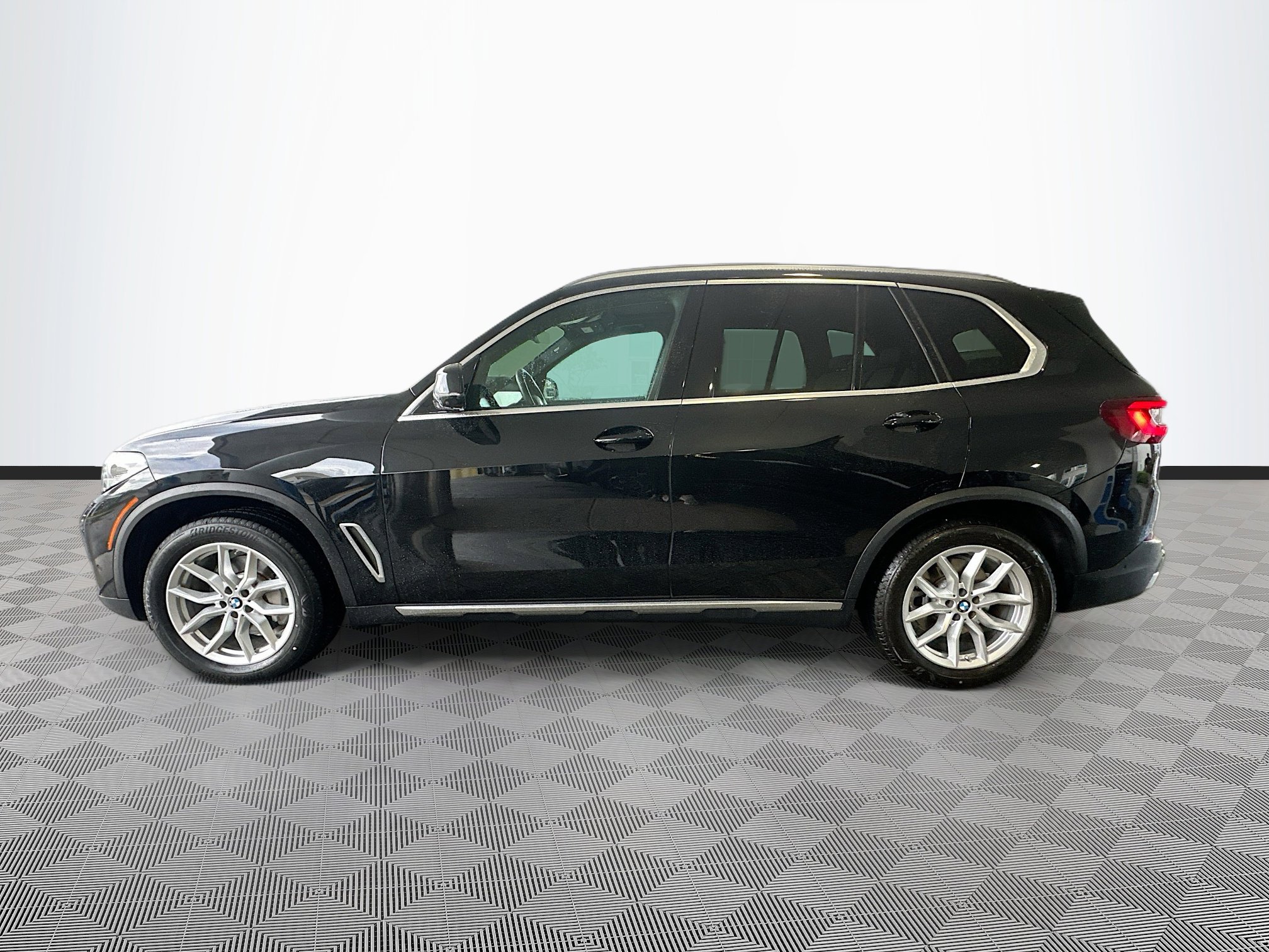 Certified 2023 BMW X5 xDrive40i w/ Luxury Seating Package image 4