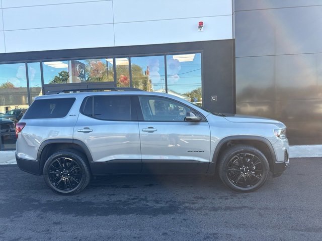Used 2023 GMC Acadia SLT w/ Elevation Edition image 2