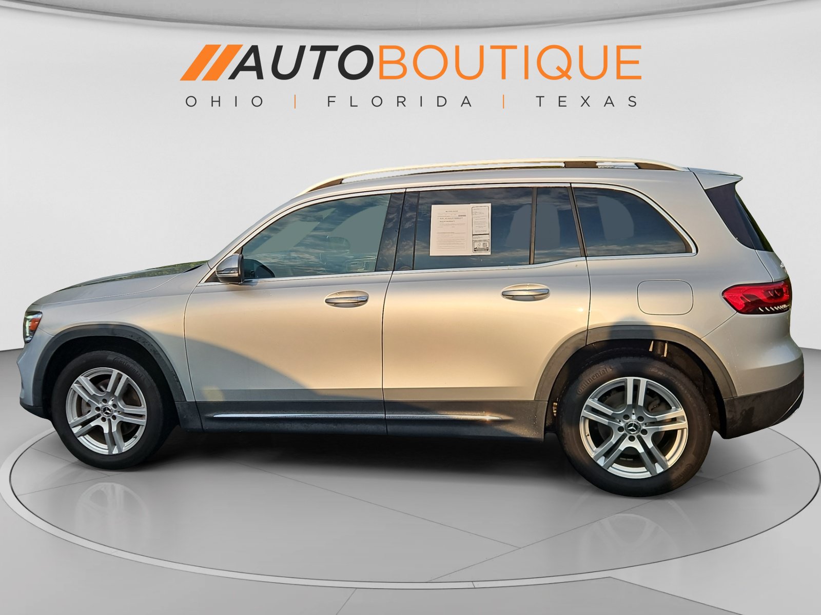 Used 2020 Mercedes-Benz GLB 250 4MATIC w/ Premium Package image 2