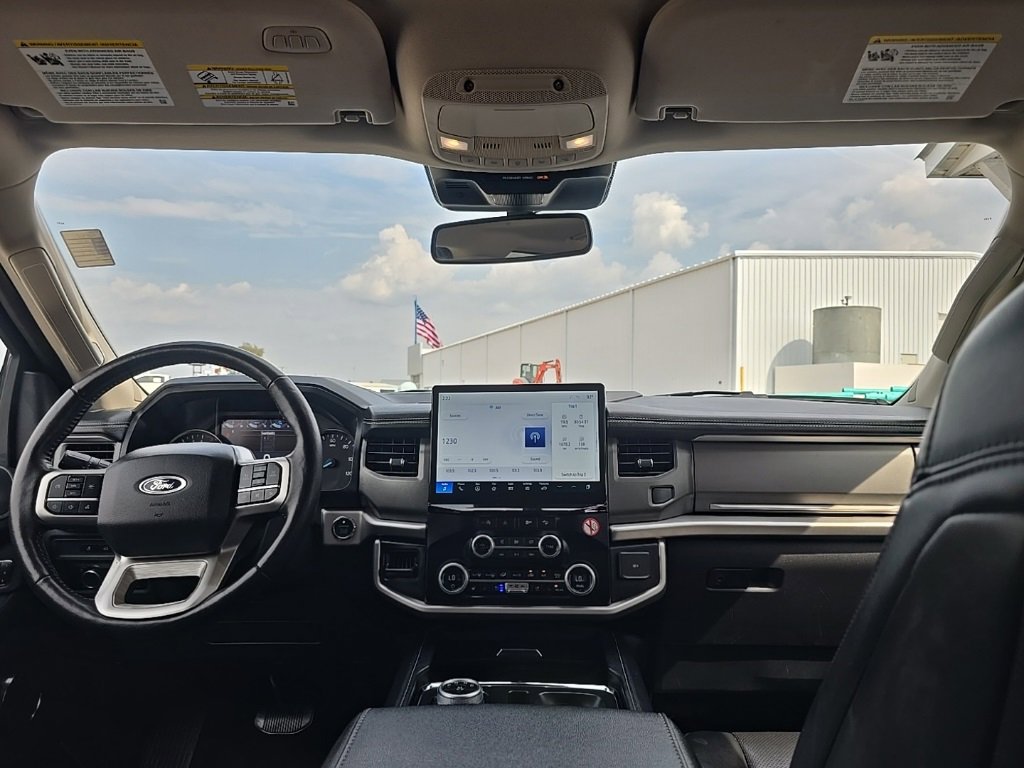 Used 2024 Ford Expedition Max XLT image 25