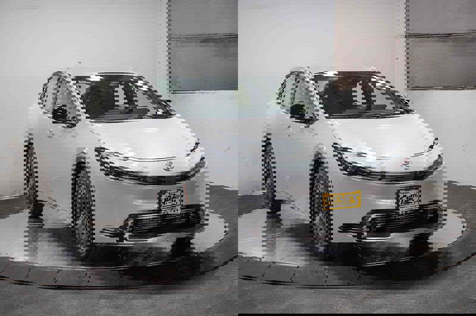 New 2026 Toyota Prius SE image 3