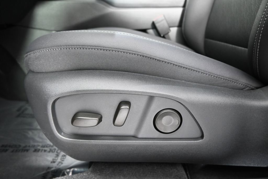 New 2026 Chevrolet Equinox LT w/ Convenience Package II image 21