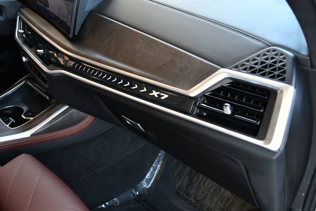 Used 2024 BMW X7 xDrive40i w/ M Sport Package image 59