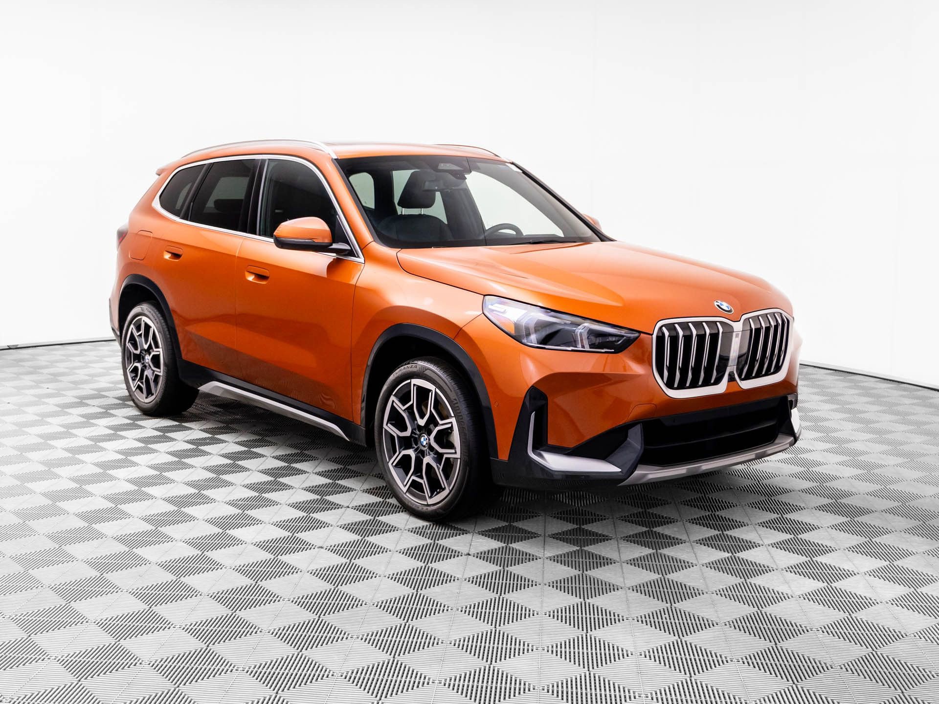 Certified 2025 BMW X1 xDrive28i AWD/4WD image 8
