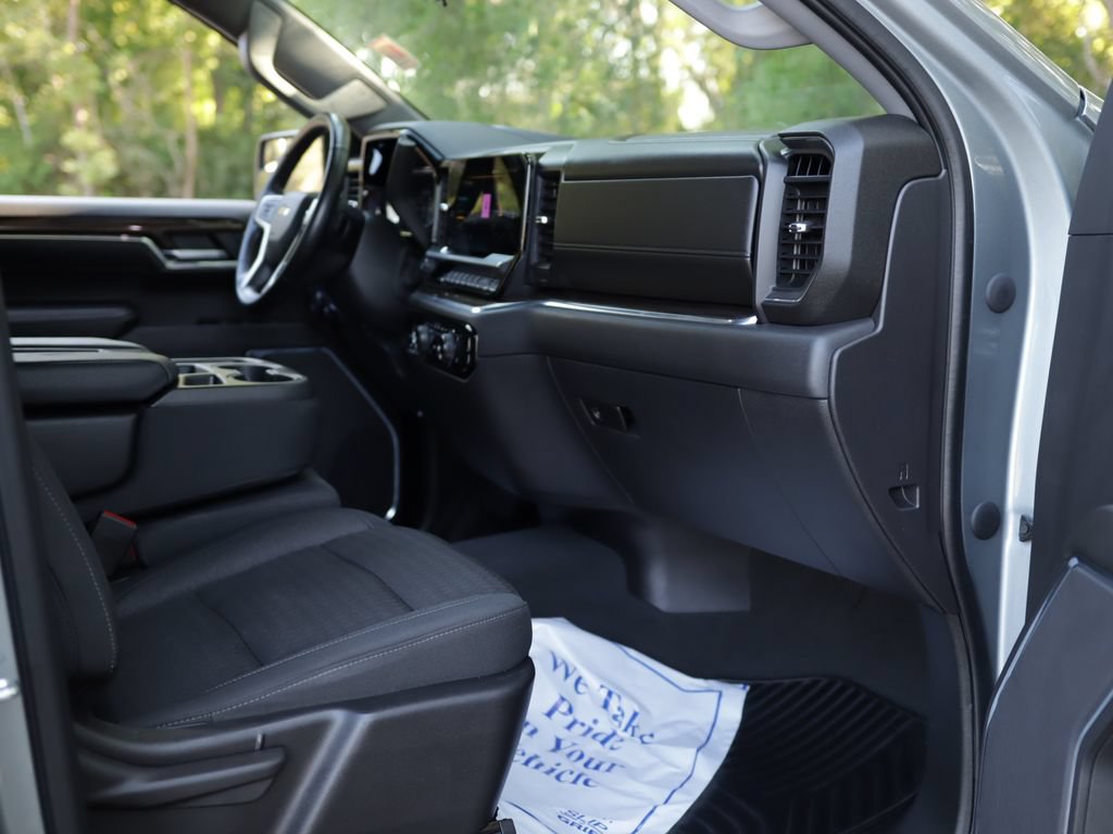 Used 2023 Chevrolet Silverado 1500 LT AWD/4WD image 29