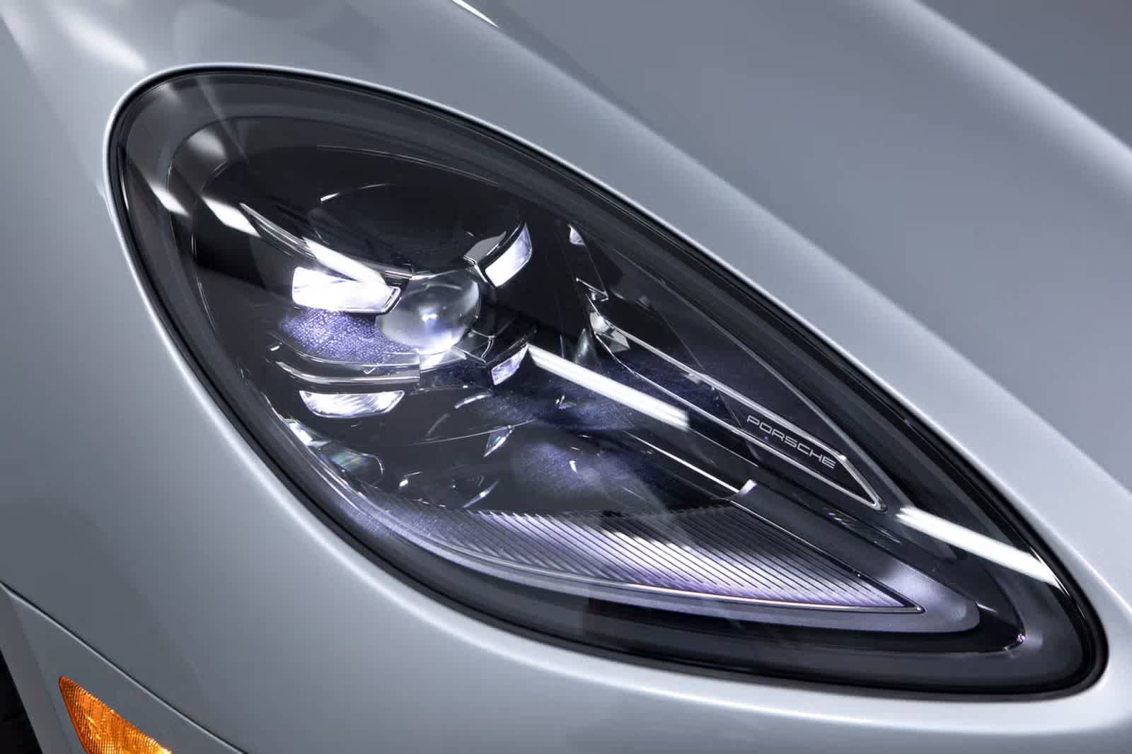 Certified 2026 Porsche Macan image 16