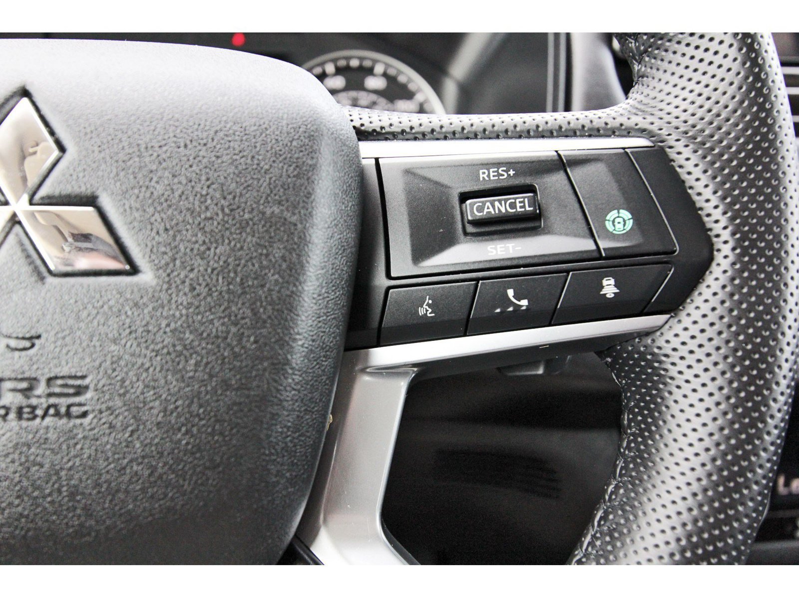 Used 2025 Mitsubishi Outlander SE FWD image 20
