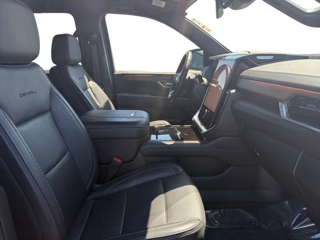 Certified 2025 GMC Yukon XL Denali AWD/4WD image 17