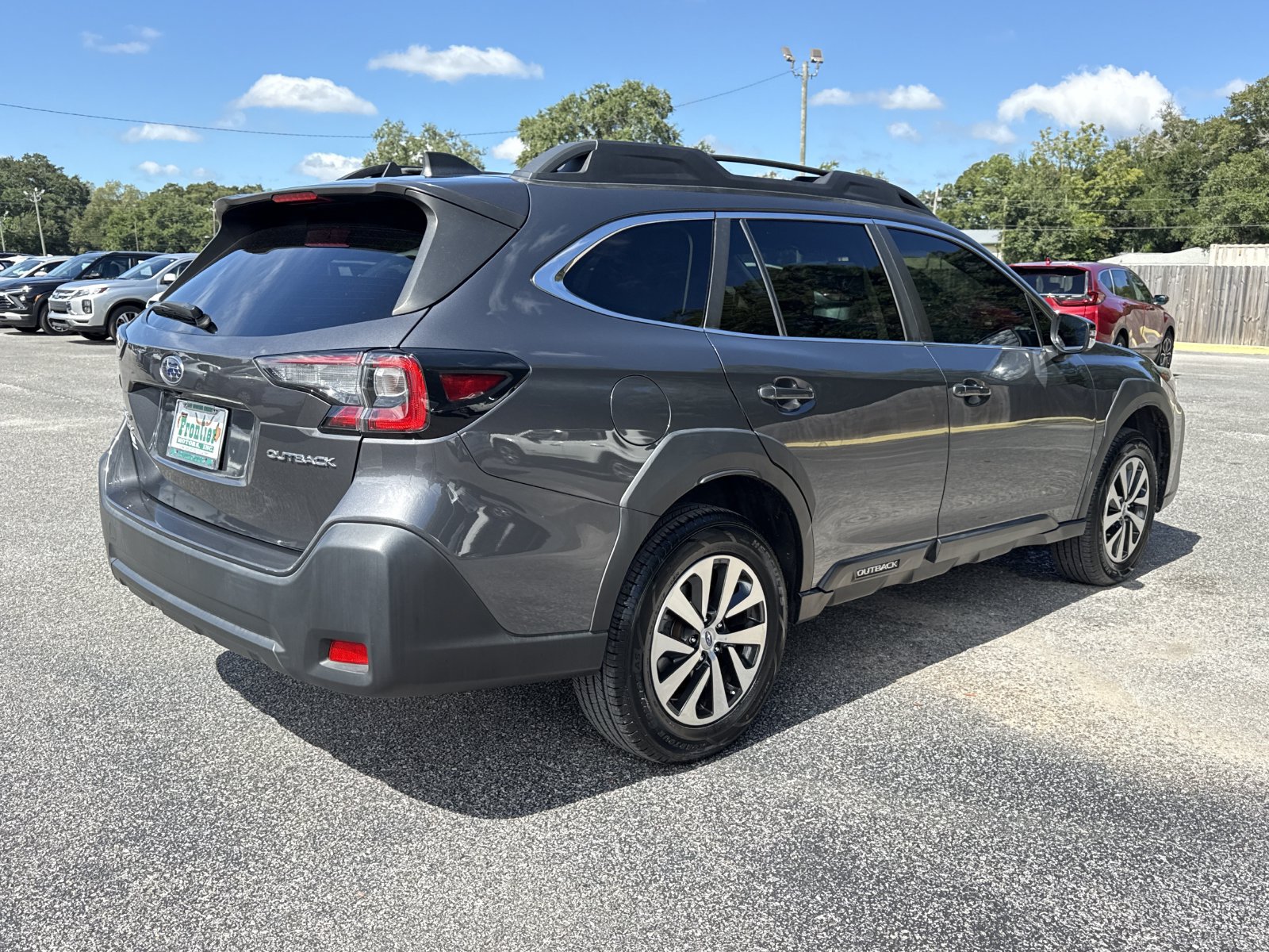 Used 2023 Subaru Outback Premium AWD/4WD image 5