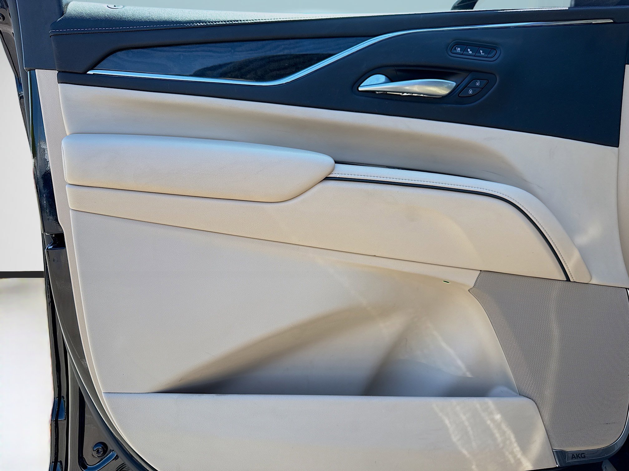 Used 2024 Cadillac Escalade Premium Luxury image 24