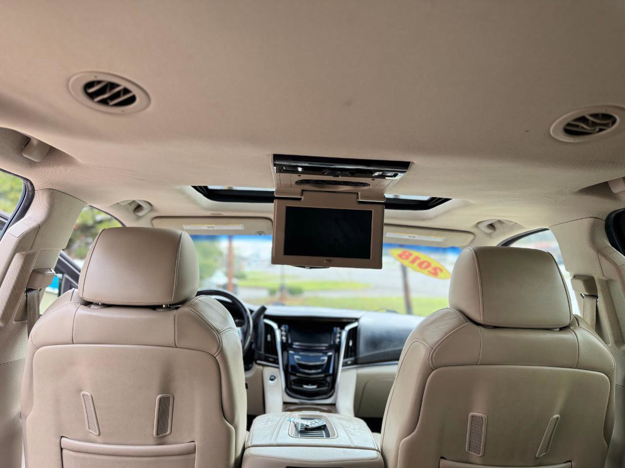Used 2018 Cadillac Escalade ESV Luxury w/ LPO, Radiant Package RWD image 15