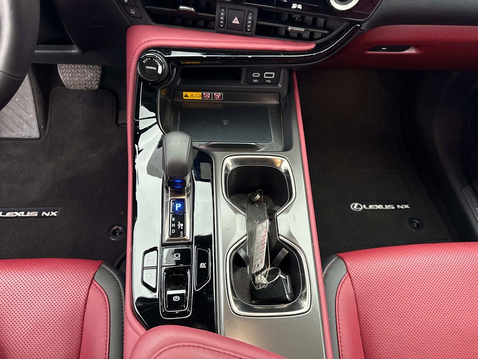 Used 2025 Lexus NX 300h AWD w/ Luxury Package image 25