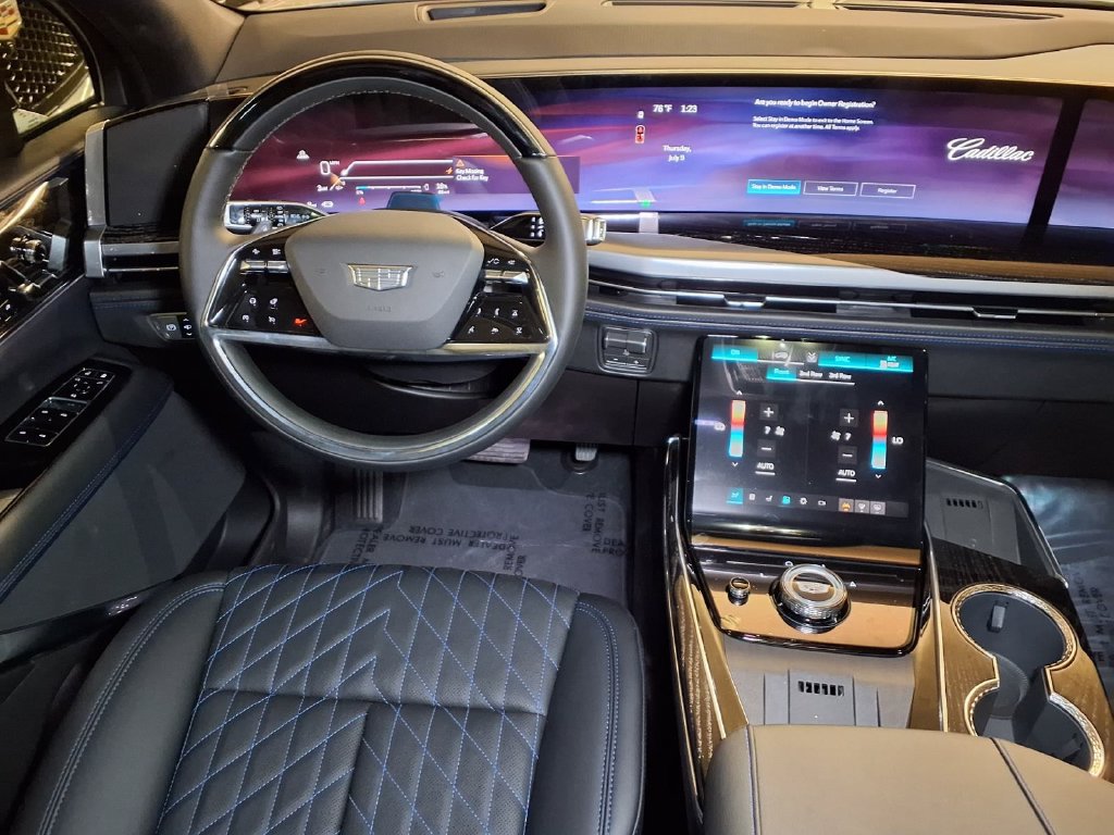 New 2026 Cadillac Escalade IQL Luxury AWD/4WD image 12