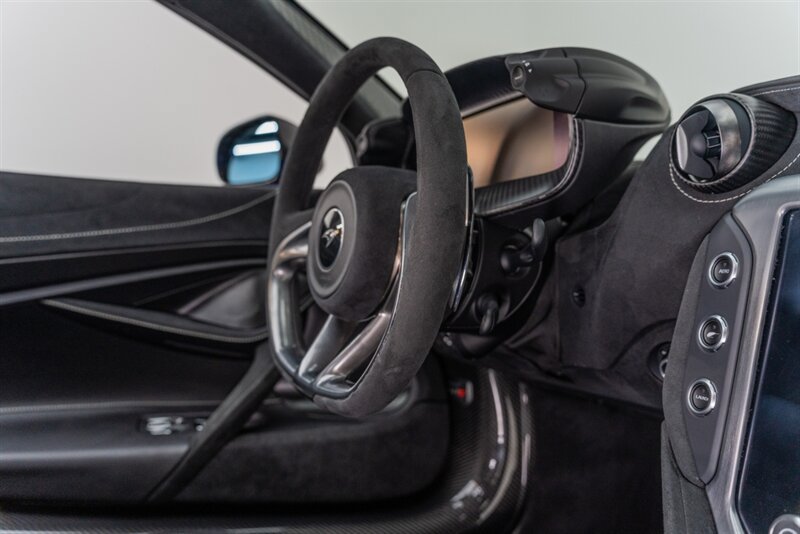Used 2024 McLaren 750S Spider RWD image 64