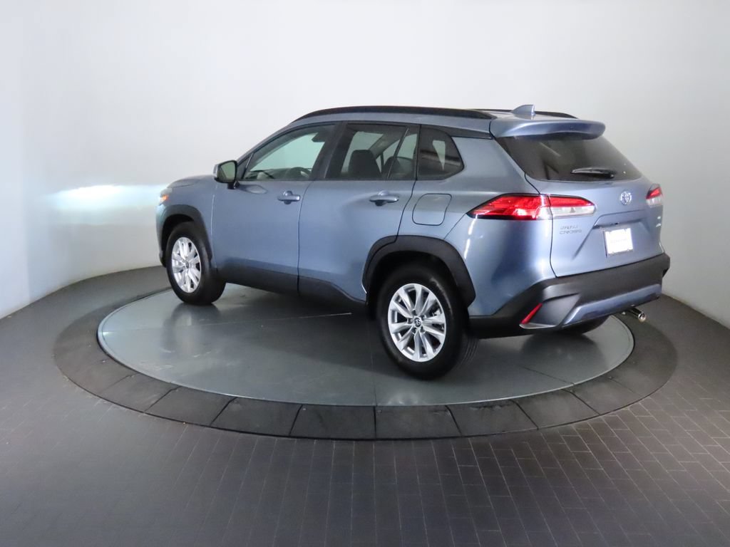 Used 2022 Toyota Corolla Cross LE AWD/4WD image 3