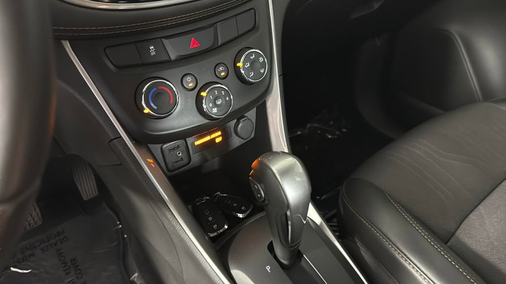 Certified 2021 Chevrolet Trax LT w/ Sport Edition image 21