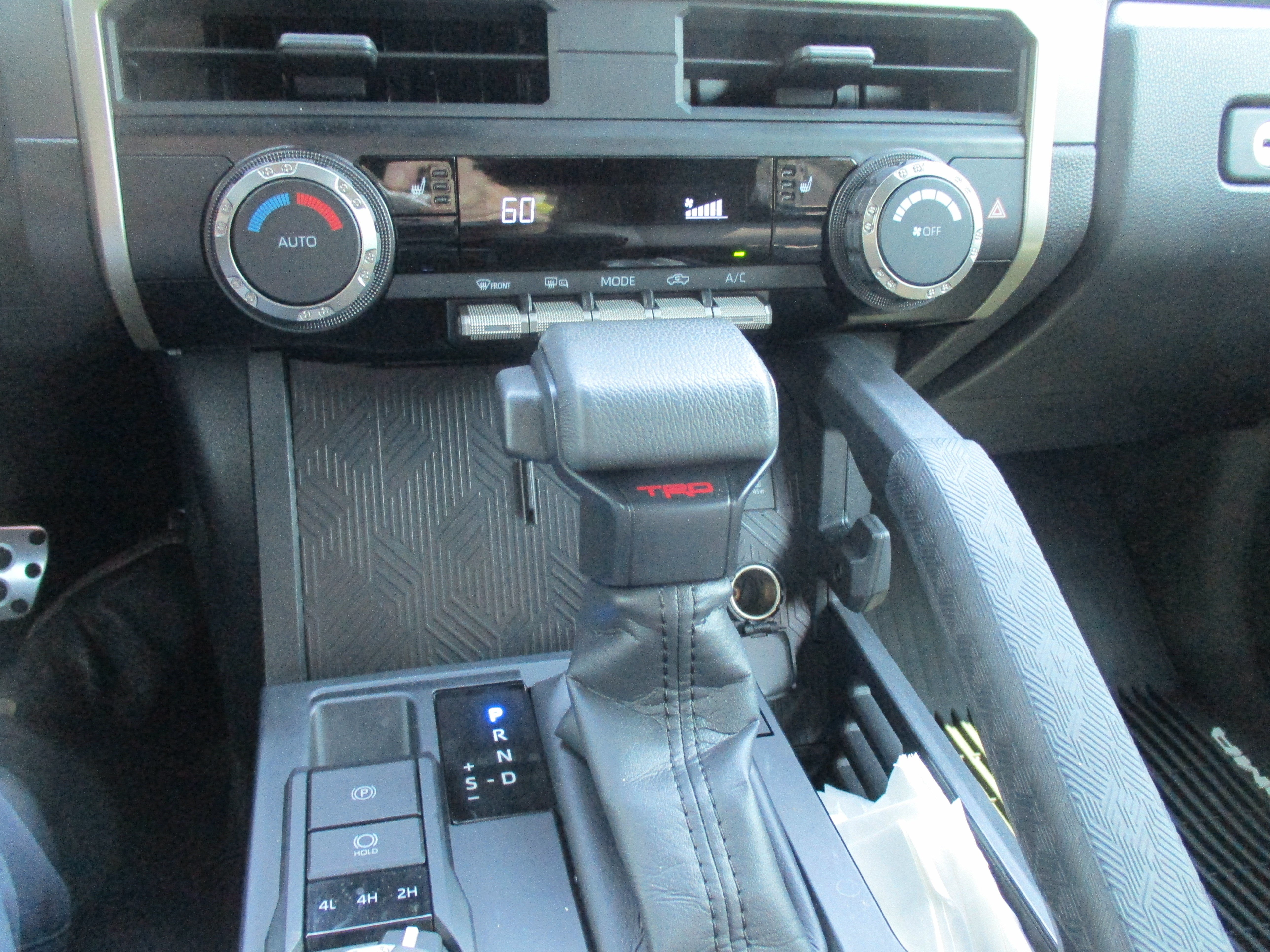 Used 2025 Toyota Tacoma TRD Sport AWD/4WD image 12