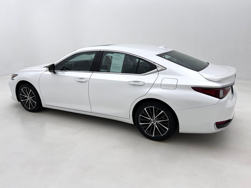 Used 2025 Lexus ES 300h w/ Premium Package image 10
