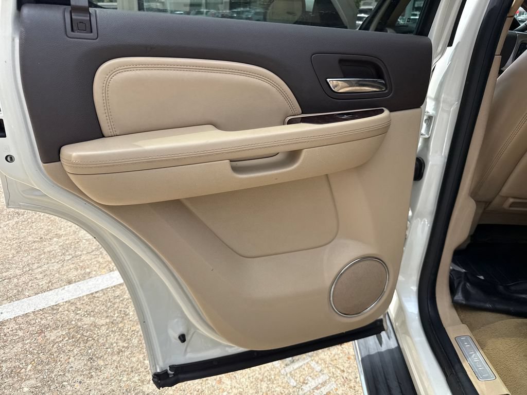 Used 2014 GMC Yukon Denali RWD image 20