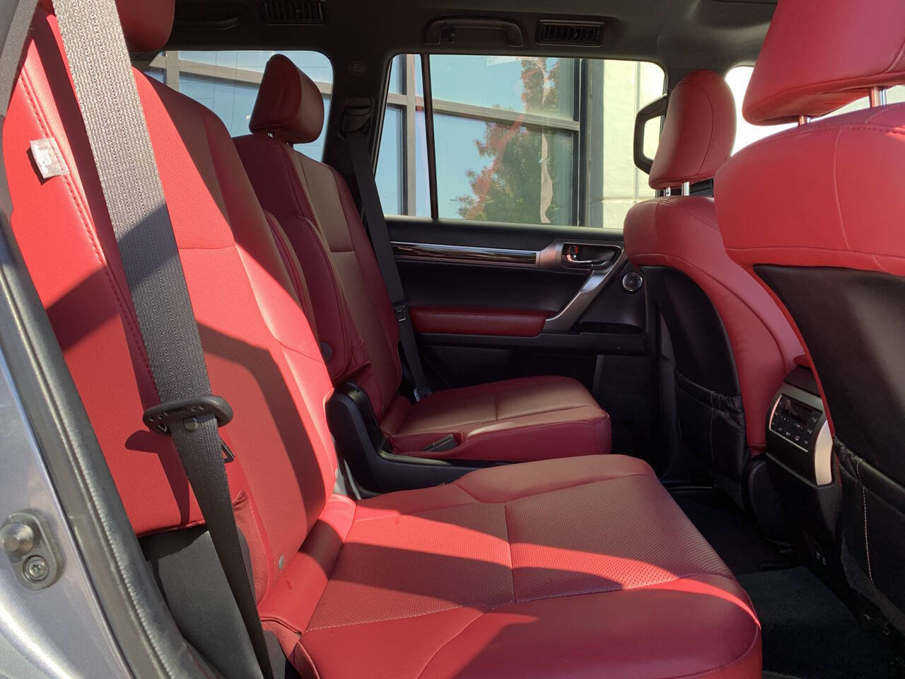 Used 2022 Lexus GX 460 Premium w/ Accessory Package image 12