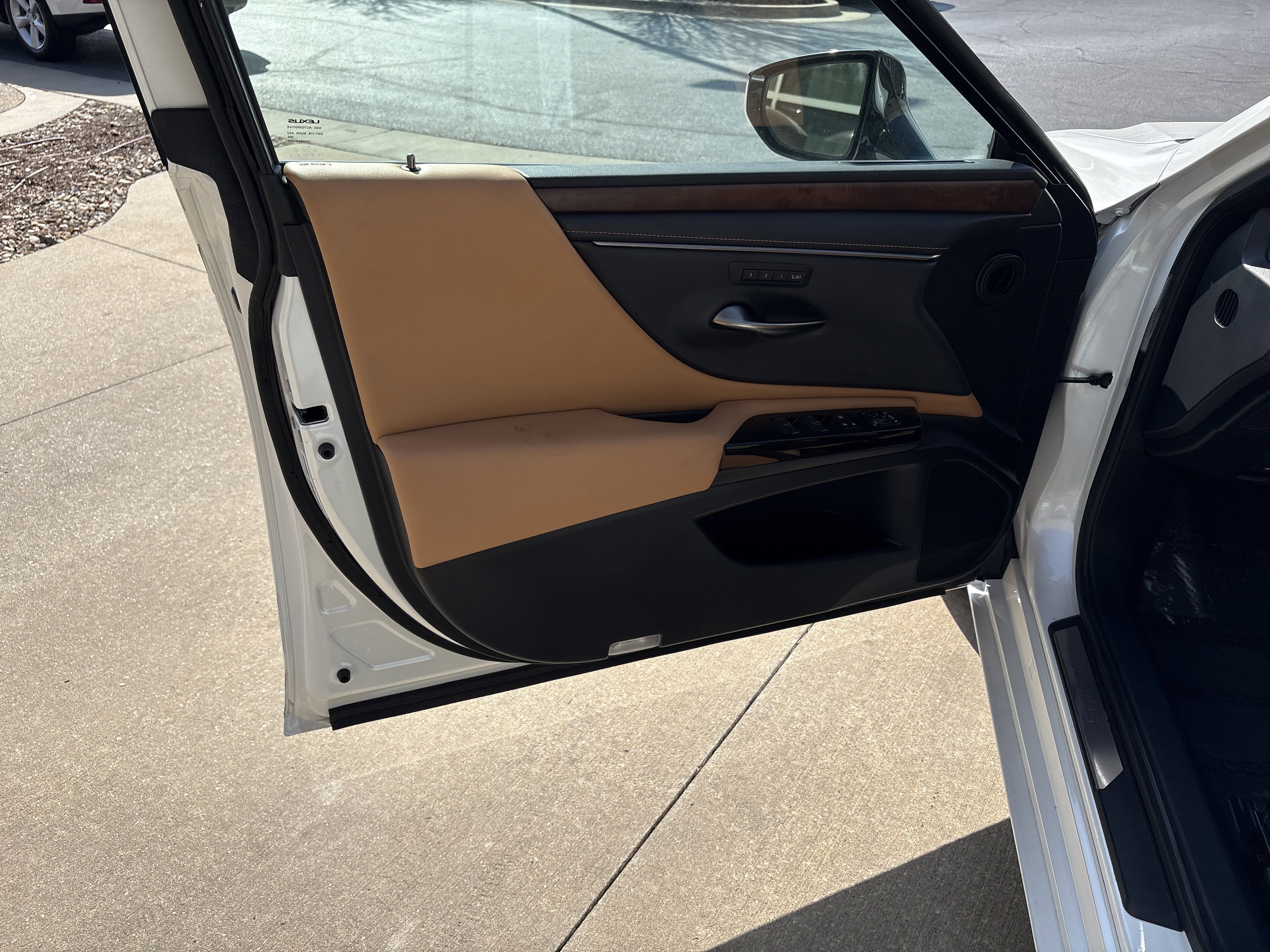 Certified 2022 Lexus ES 250 w/ Premium Package image 14