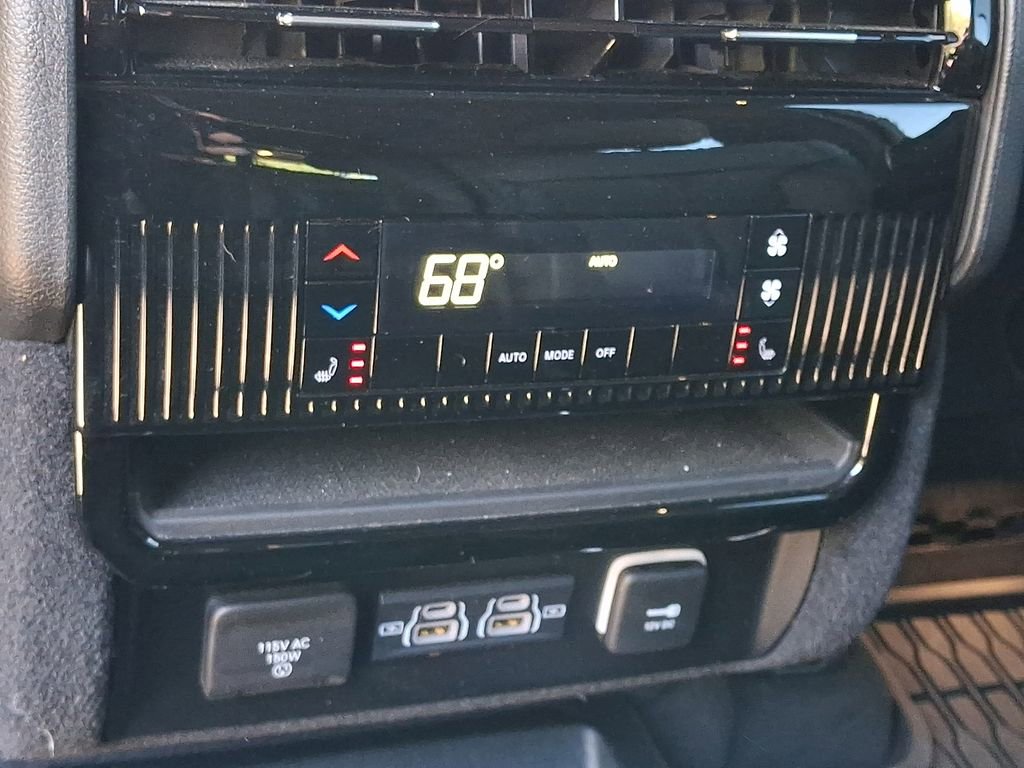 Used 2024 Jeep Wagoneer Series II w/ Convenience Group I image 13