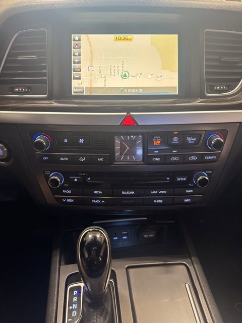 Used 2015 Hyundai Genesis 3.8 image 10