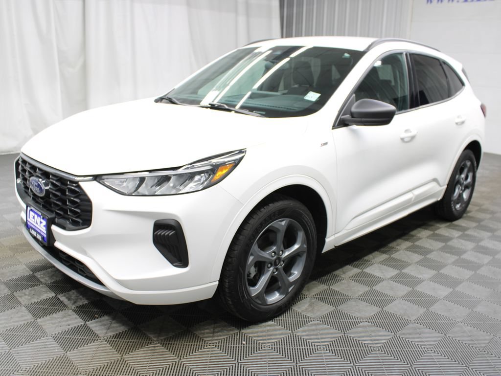 Used 2024 Ford Escape ST-Line w/ Tech Pack #1 AWD/4WD image 9