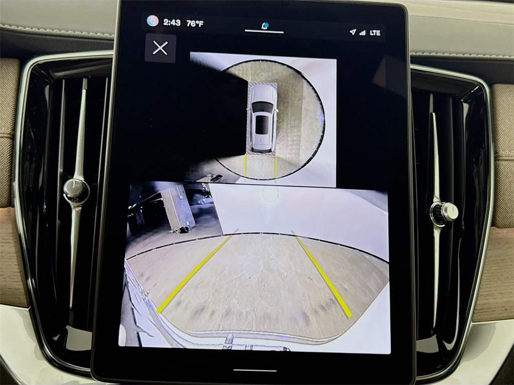 New 2025 Volvo XC90 B6 Plus w/ Protection Package Premier image 14