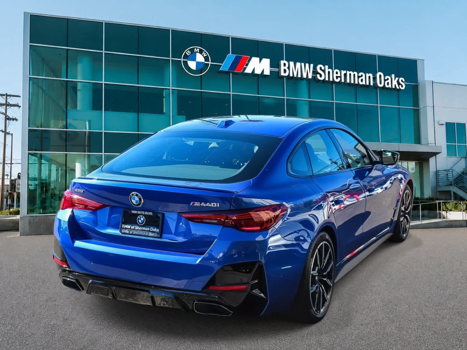 Used 2026 BMW 440i xDrive w/ Premium Package AWD/4WD image 4