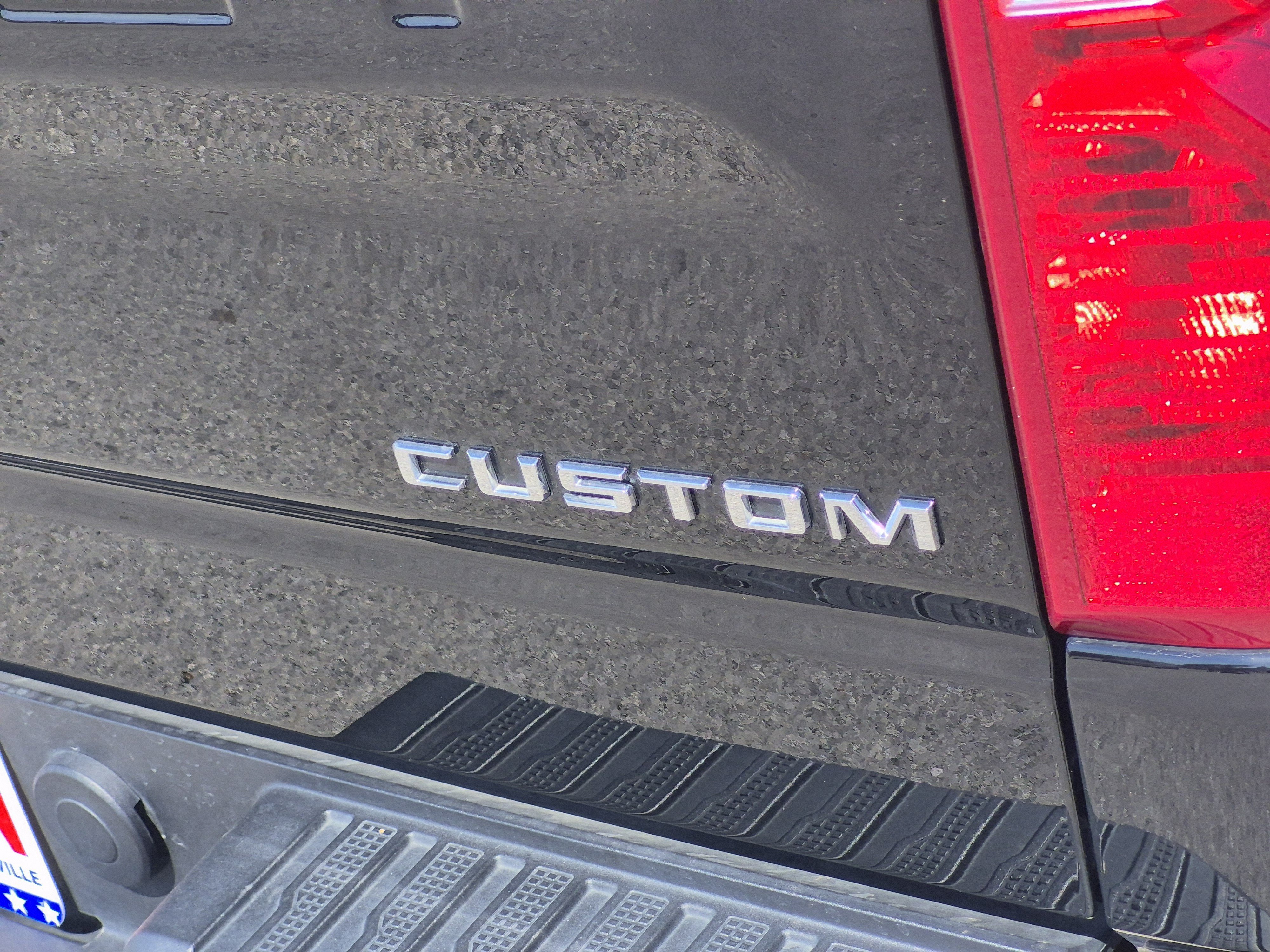 Used 2025 Chevrolet Silverado 1500 Custom Trail Boss AWD/4WD image 9