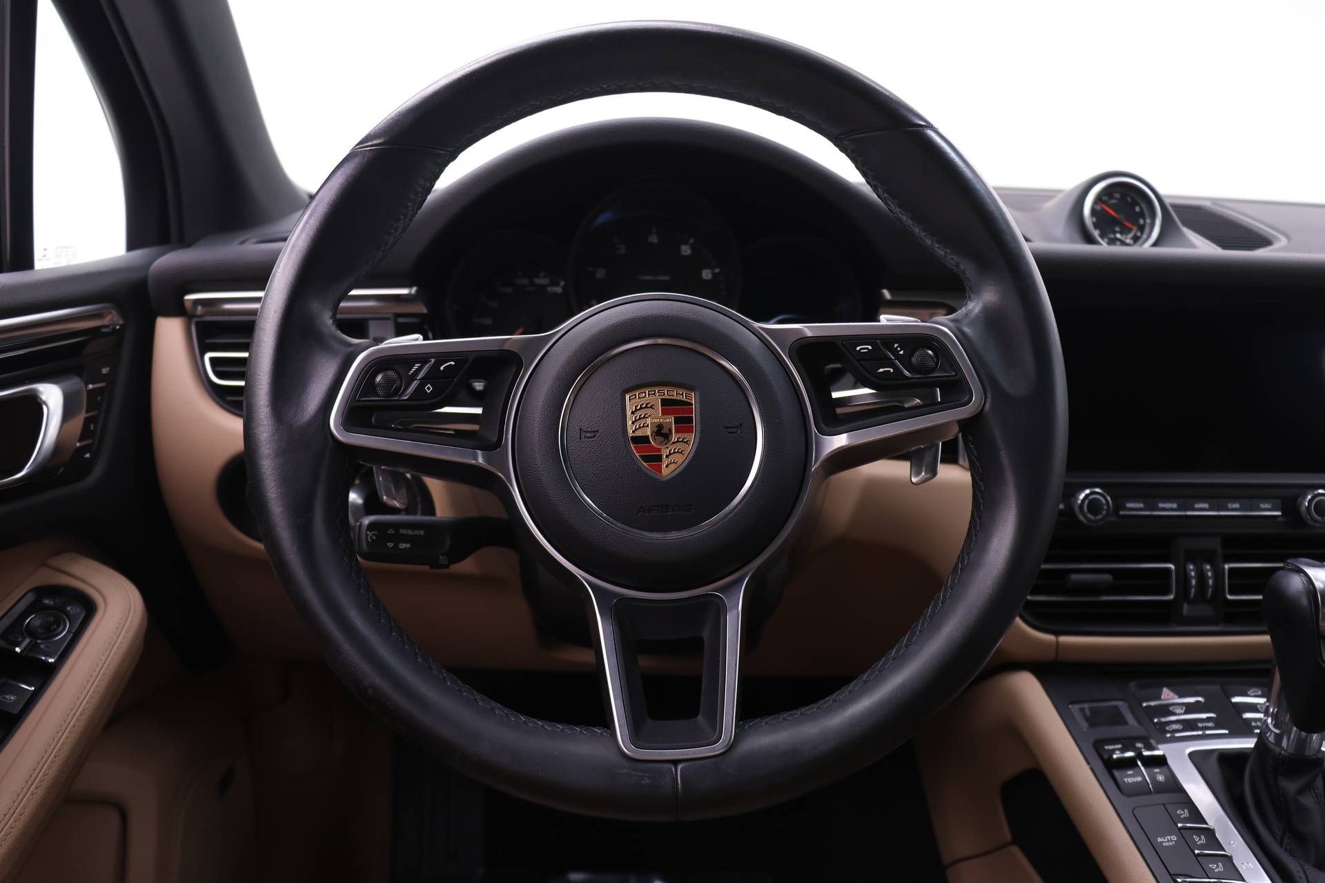 Used 2020 Porsche Macan image 21