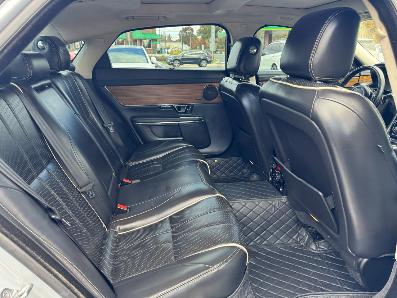 Used 2015 Jaguar XJ L Portfolio image 16