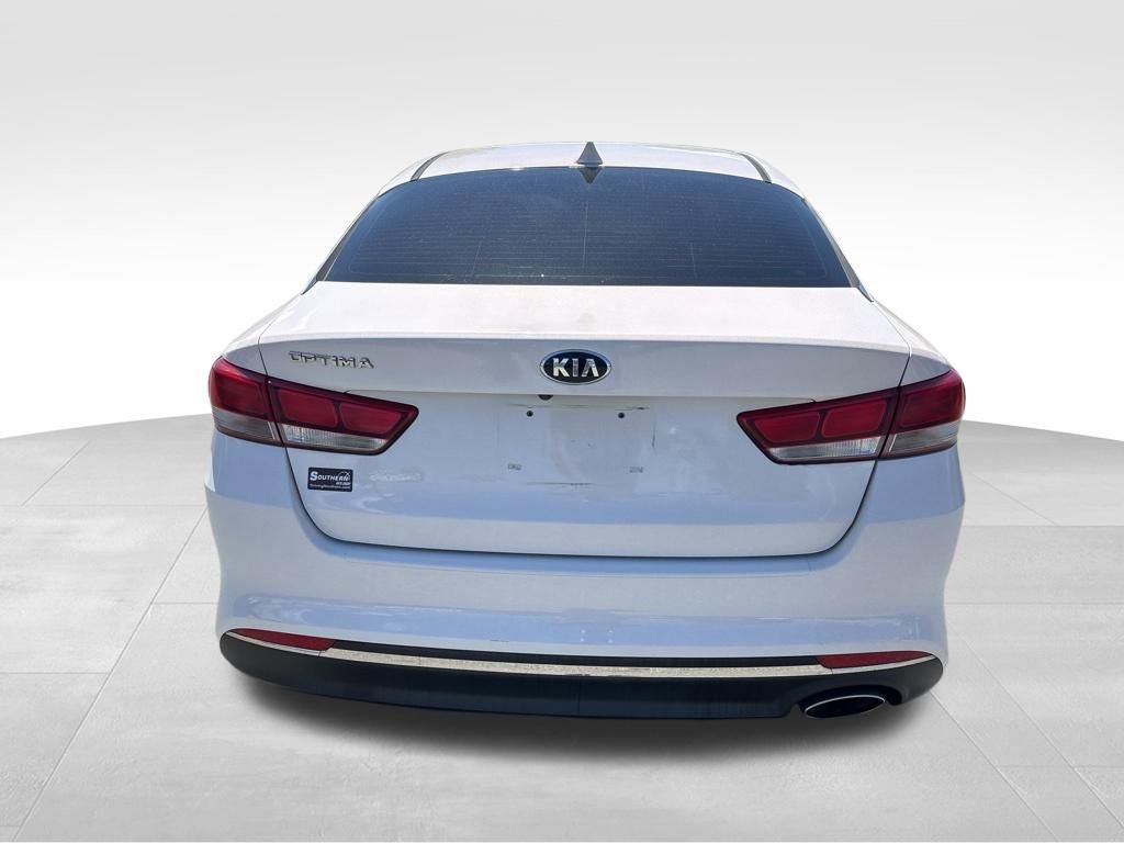 Used 2017 Kia Optima LX w/ Option Group 014 FWD image 4