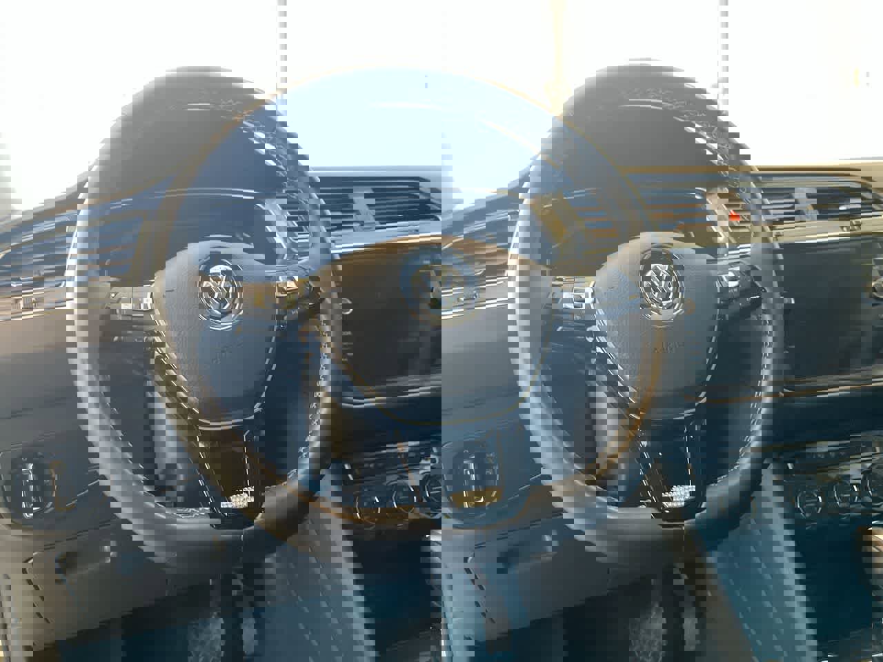 Used 2021 Volkswagen Tiguan SEL image 14