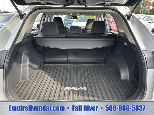 Used 2023 Toyota RAV4 LE AWD/4WD image 7