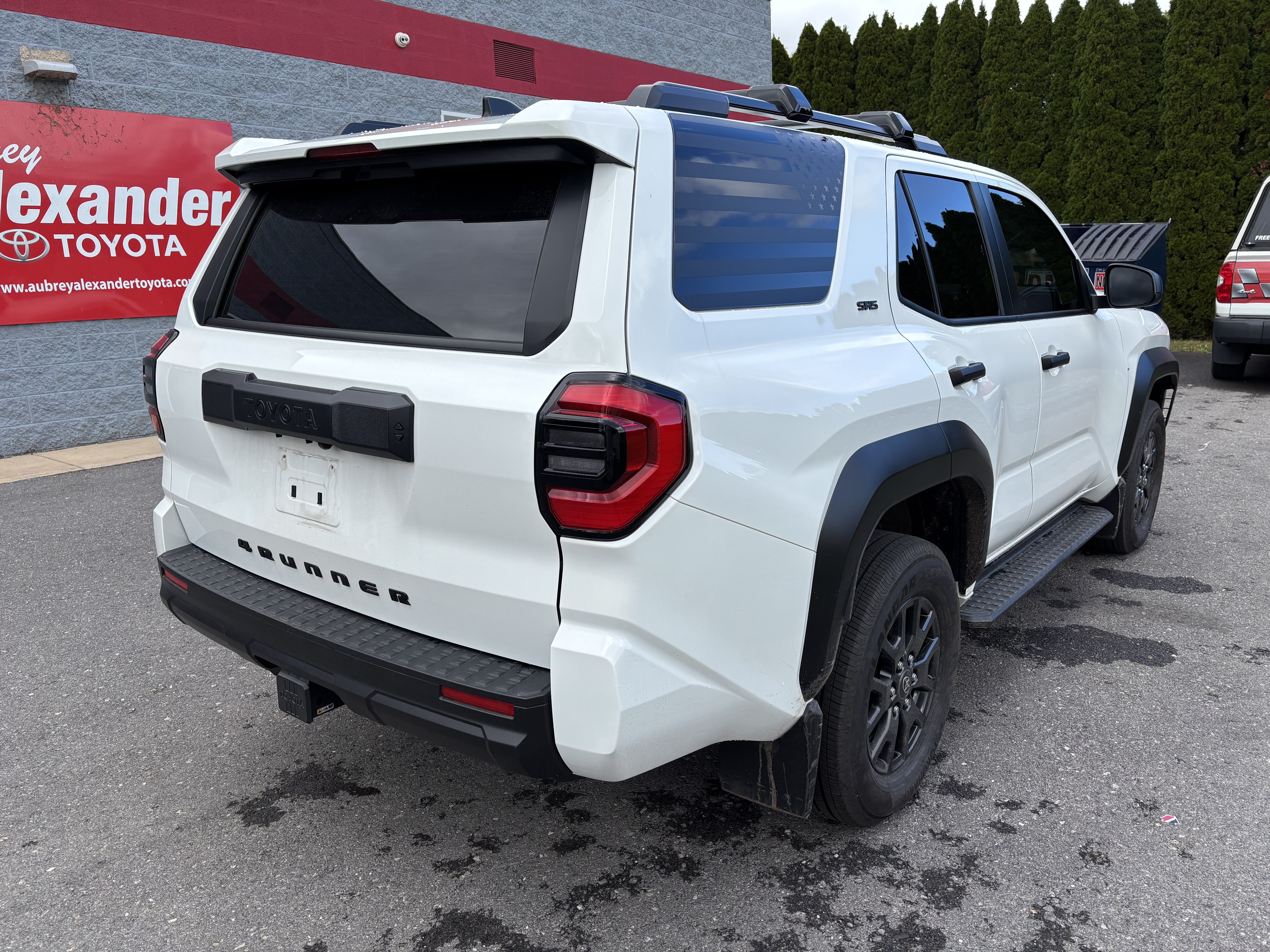 Certified 2025 Toyota 4Runner SR5 AWD/4WD image 3