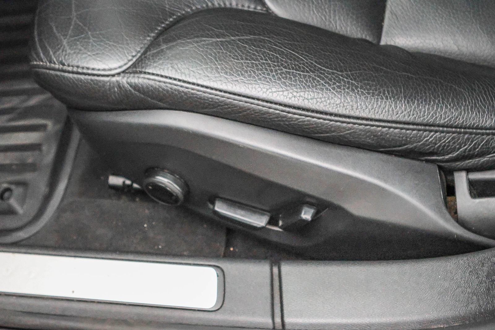 Used 2023 Volvo S60 B5 Plus w/ Protection Package Premier image 30